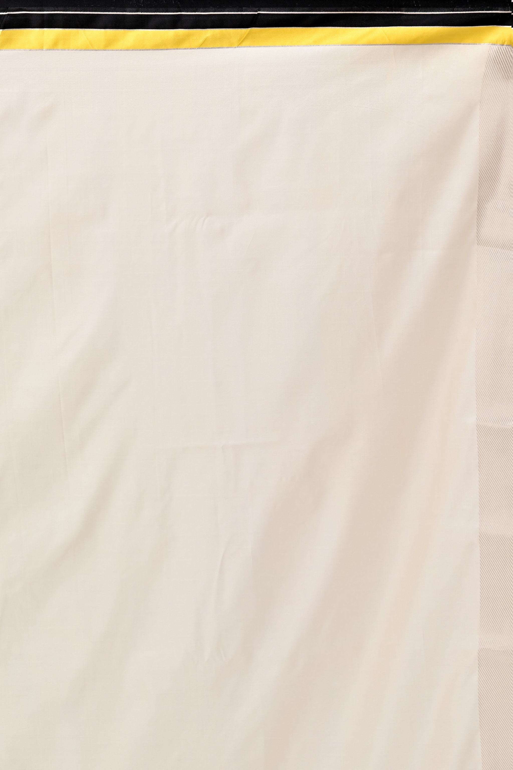 Off White Pure Katan Botanical Buta