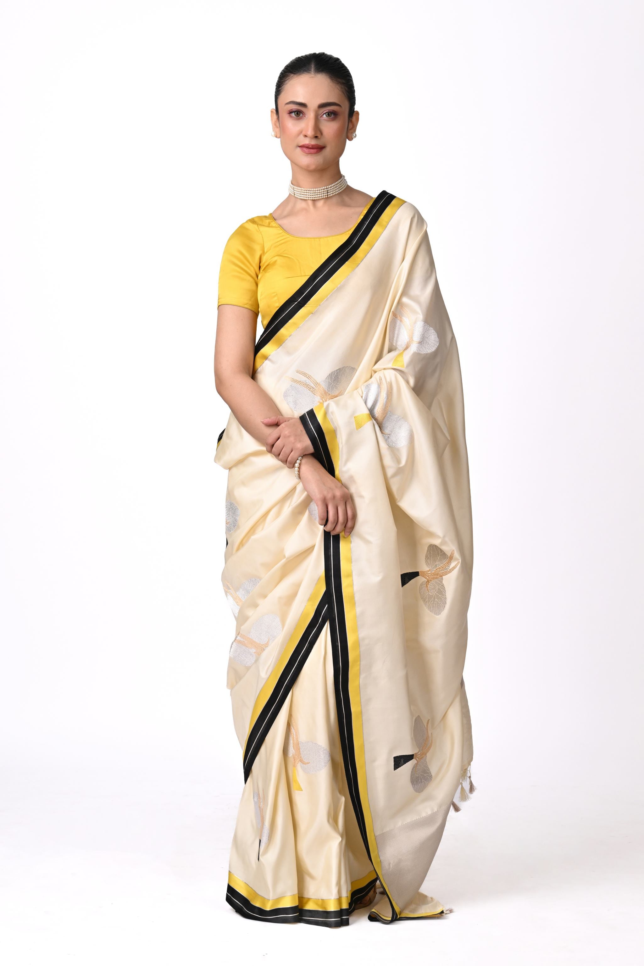 Off White Pure Katan Botanical Buta