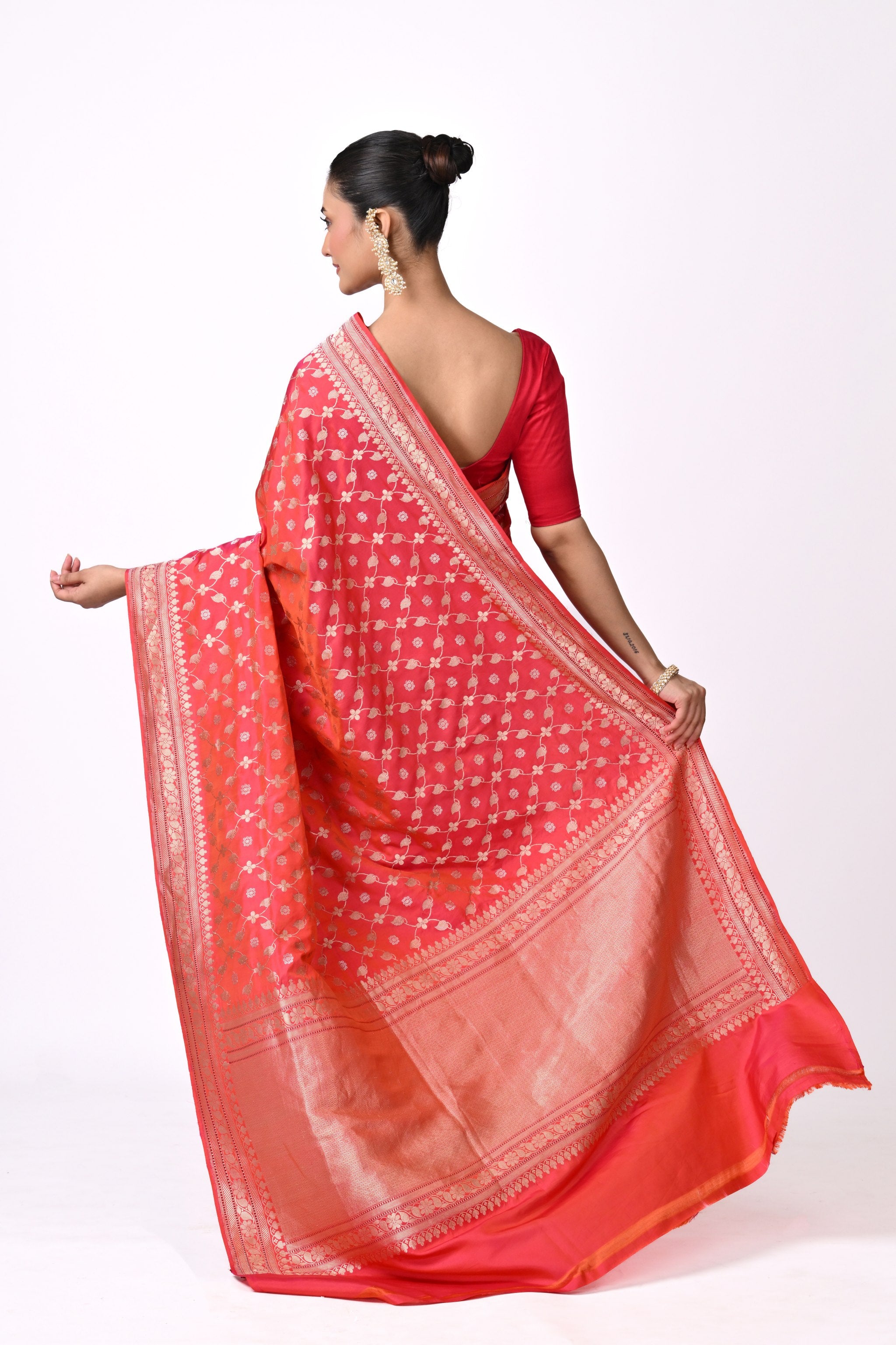 Radiant Red Silk Saree with Intricate Zari Weave
