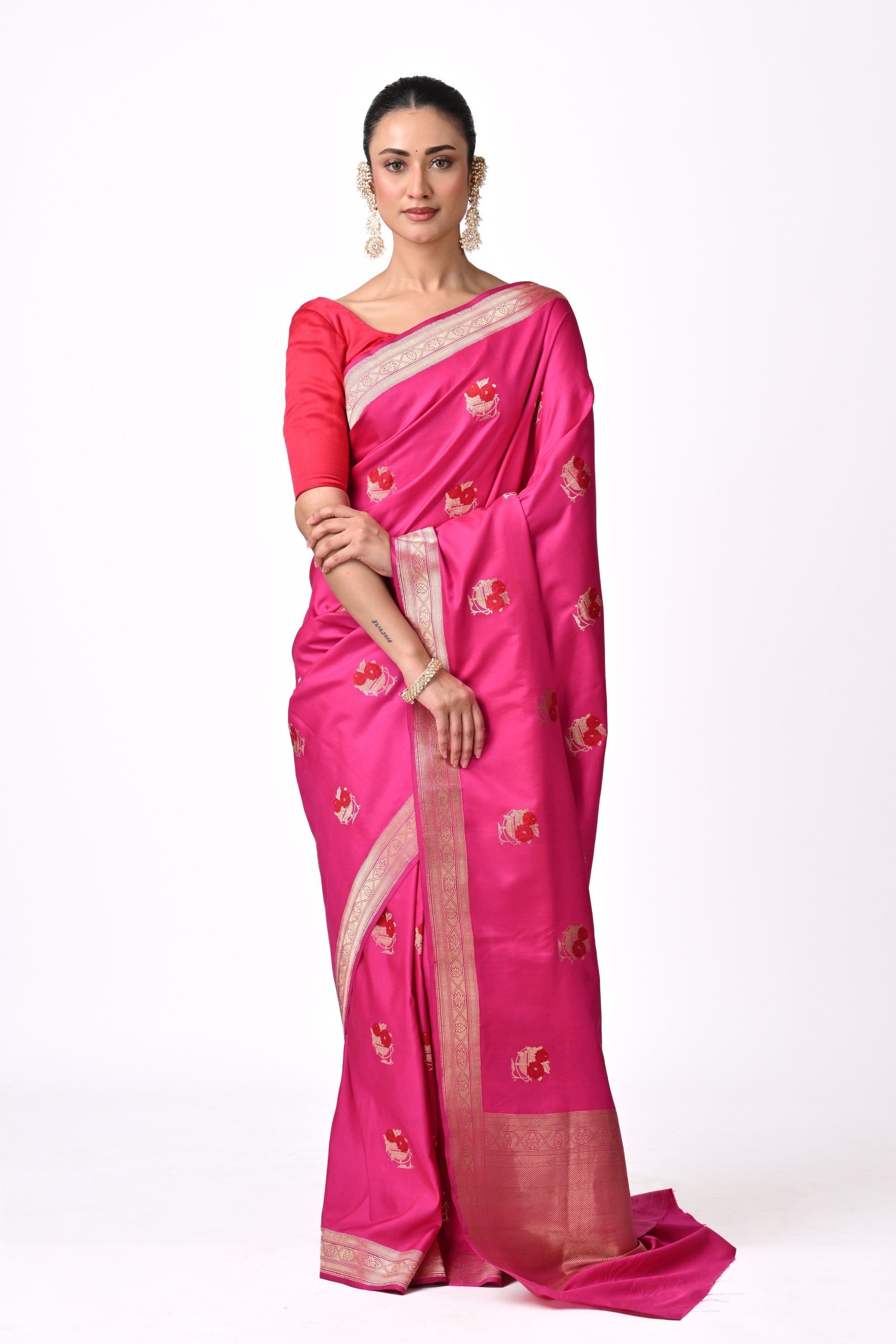 Fuchsia Silk Saree with Elegant Floral Motifs