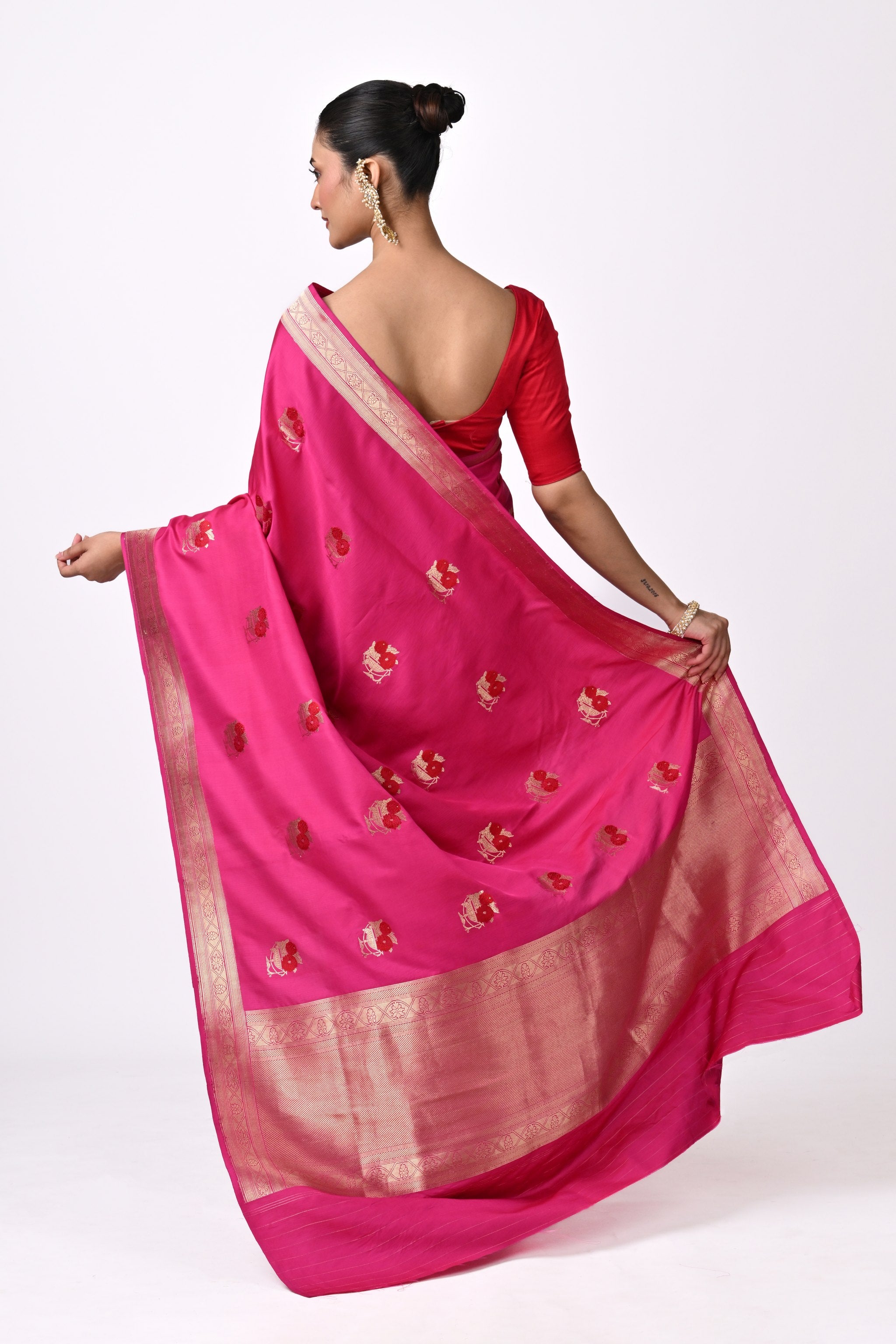Fuchsia Silk Saree with Elegant Floral Motifs